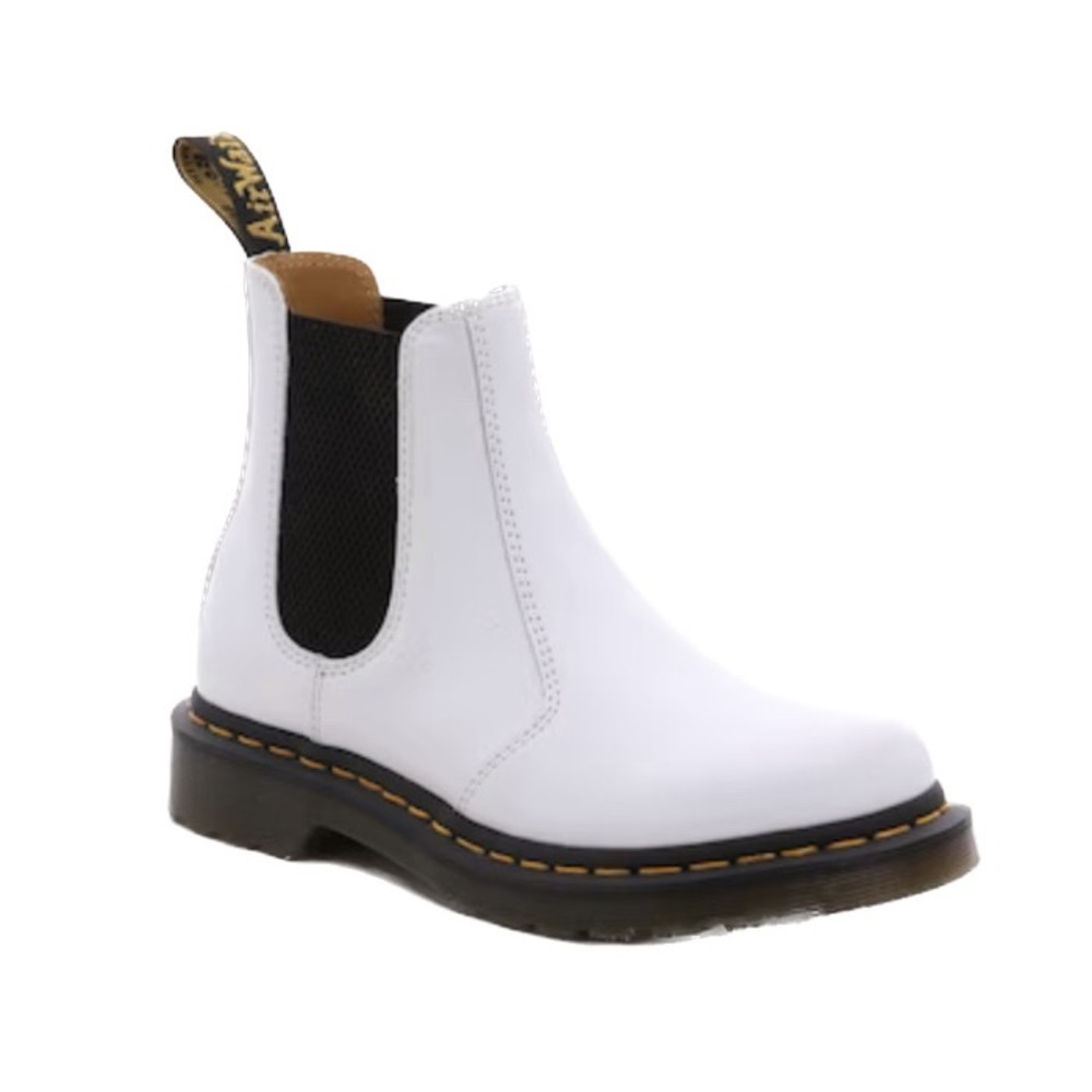 Dr. Martens 2976 Chelsea Boot - Women's 🤍